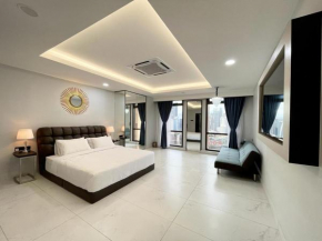 KLCC Twin Towers & KL Tower View Apartment at Times Square